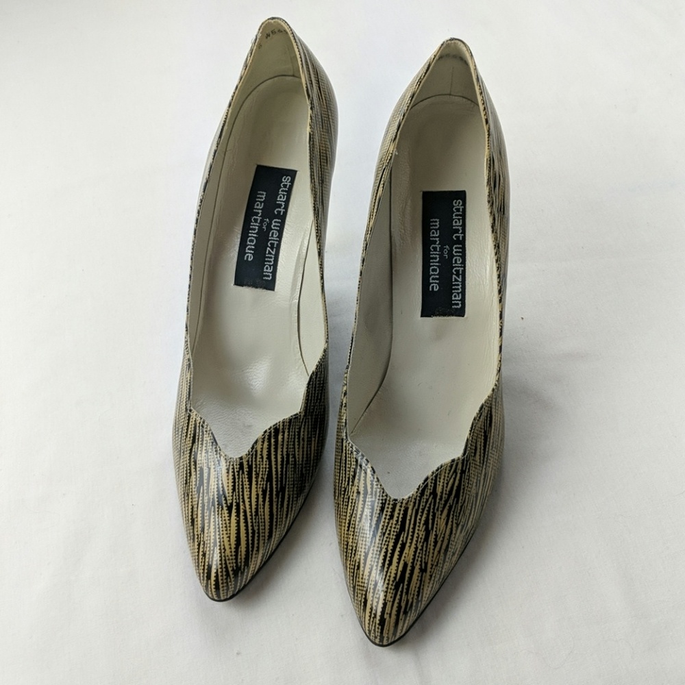 Stuart Weltzman gold/black leather scalloped pumps
